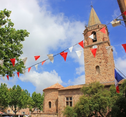 place et cathedrale de frejus