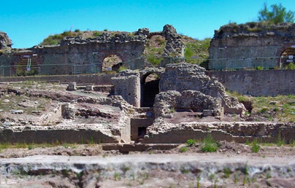 lieux historiques - amphithéatre de fréjus