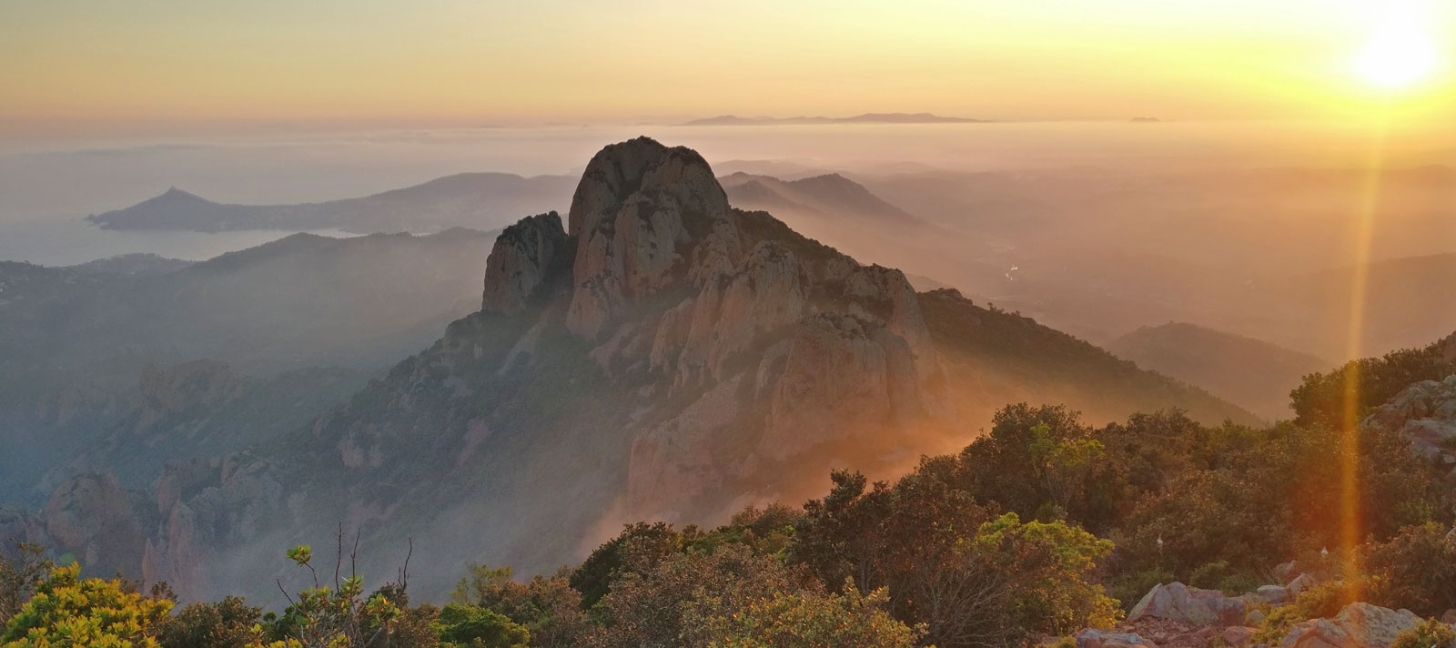 top lieux instagram cap roux esterel