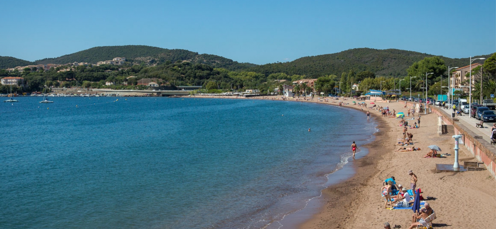 plage de sable a agay