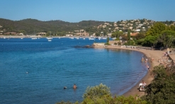 plage de saint-raphael agay la baumette