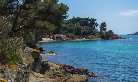 plage de saint-raphael agay la baumette
