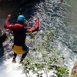 top activites evjf - canyoning