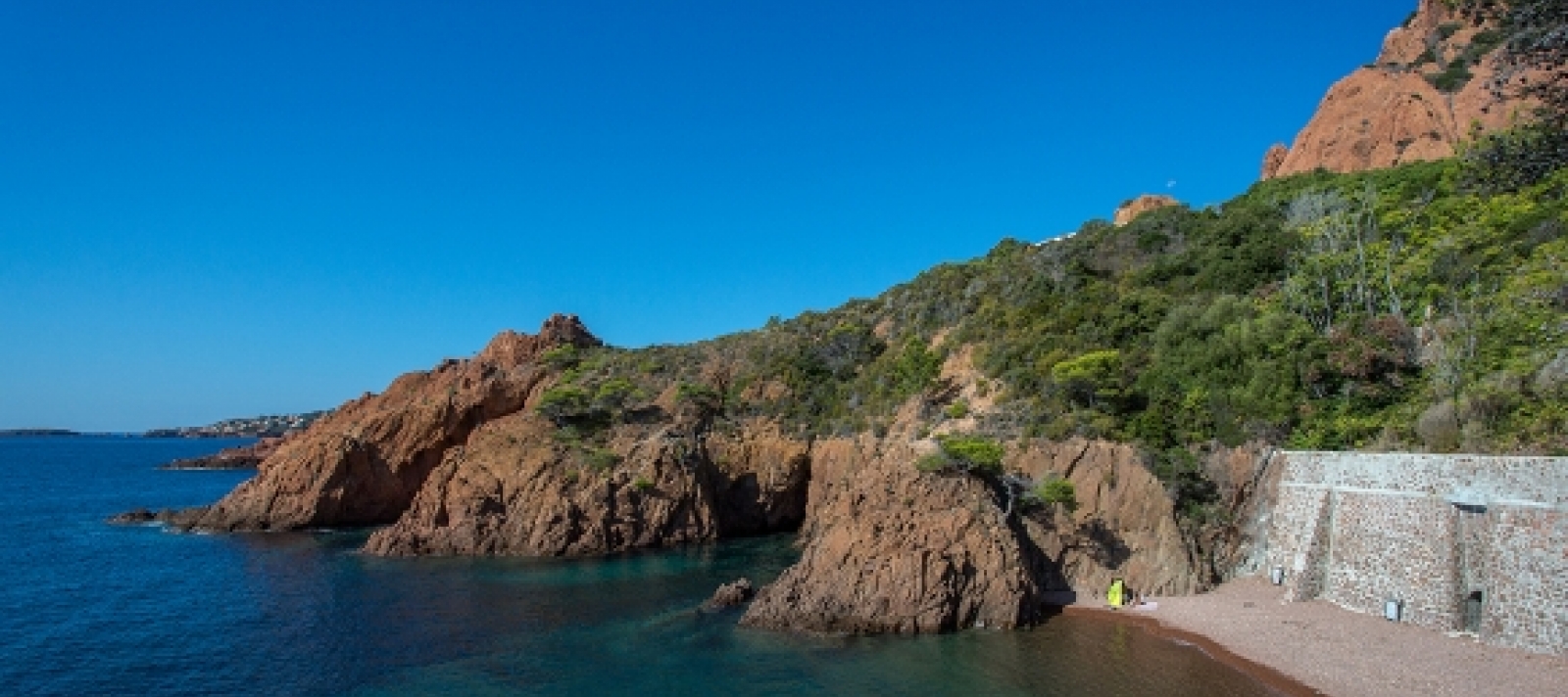 saintraphael-calanquestbarthelemy1-580x370
