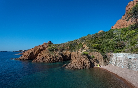 saintraphael-calanquestbarthelemy1-580x370