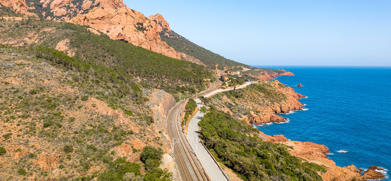 voyager en train en Estérel Côte d'Azur image couv