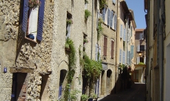 ruelles et placettes provençales du village