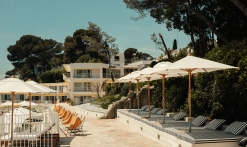 Les Roches Rouges, a Beaumier hôtel