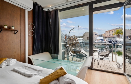 Chambre baignoire transparente