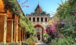 Du palais antibois à l'île Saint-Honorat