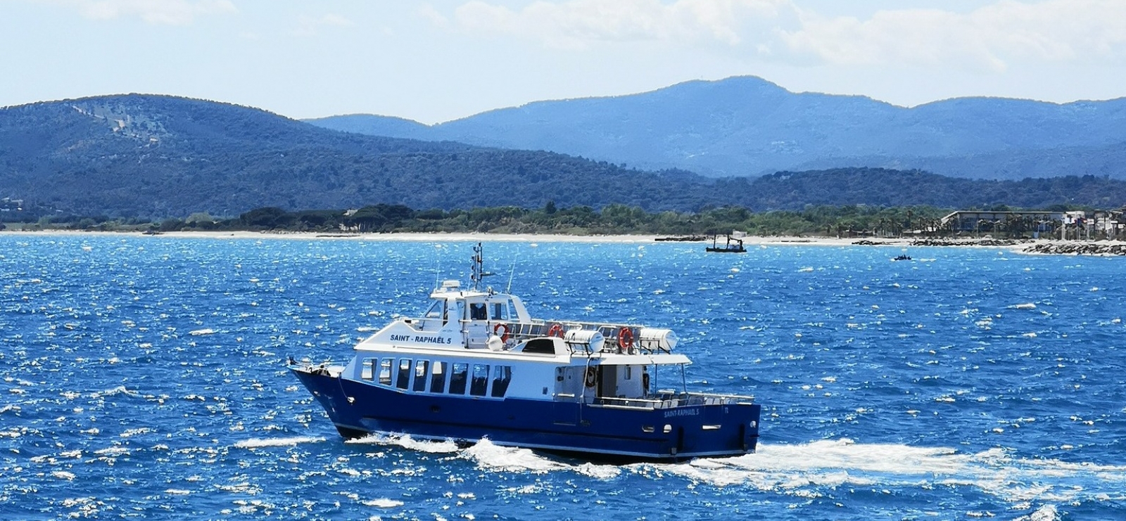 Les Bateaux Bleus Boat Trips