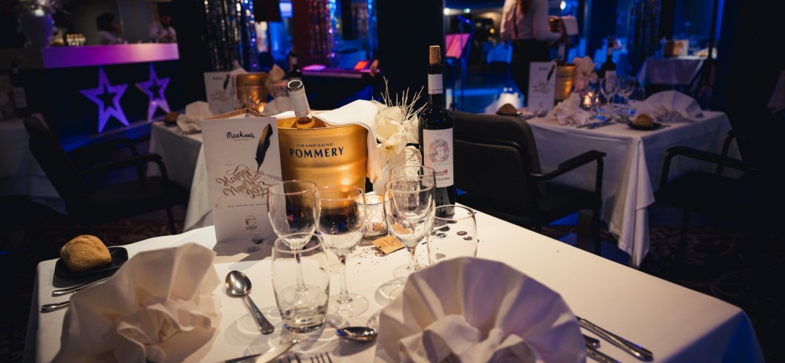 Réveillon festif face à la mer