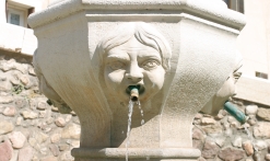 Fontaine vieille