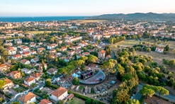 Vue aérienne sur le théâtre romain Fréjus