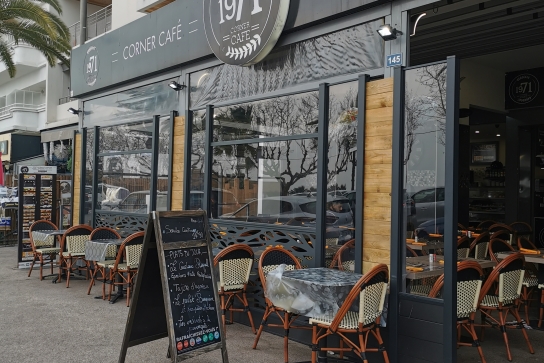 1971 Corner Café