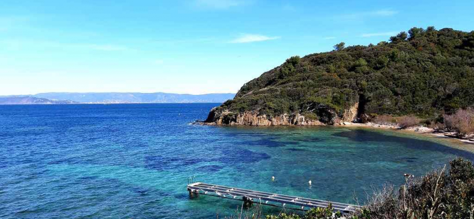 Les Iles de Port Cros et Porquerolles avec les Bateaux Verts au départ du Port des Issambres