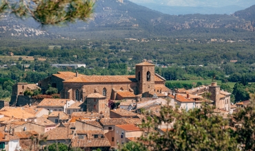 vue sur les hauteurs de la village