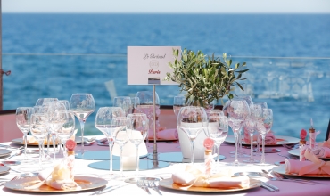 La Réserve Gayrard - table vue mer