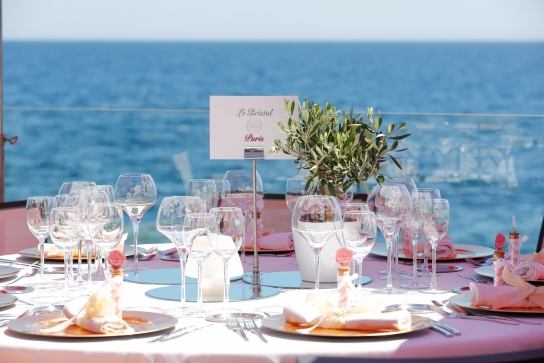 La Réserve Gayrard - table vue mer