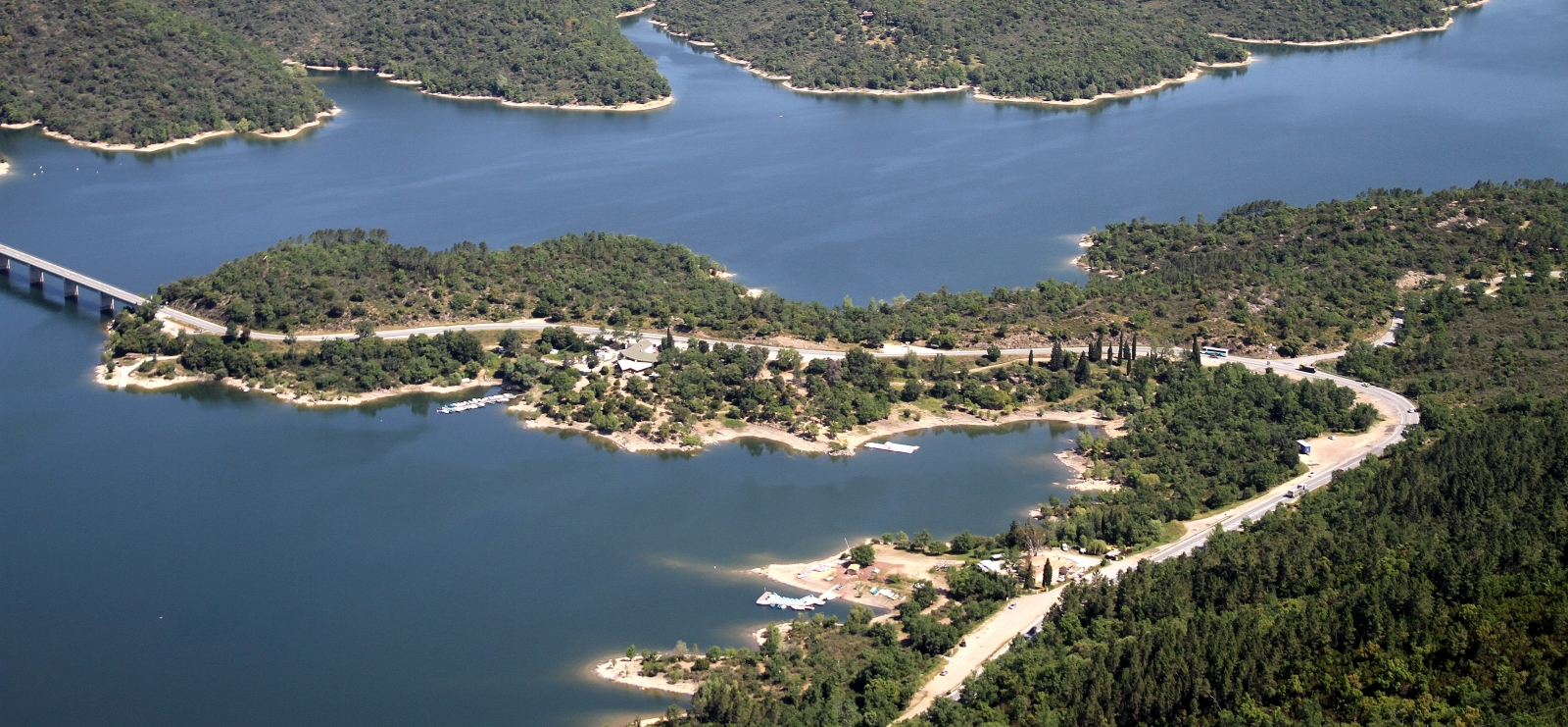 vue aérienne du lac