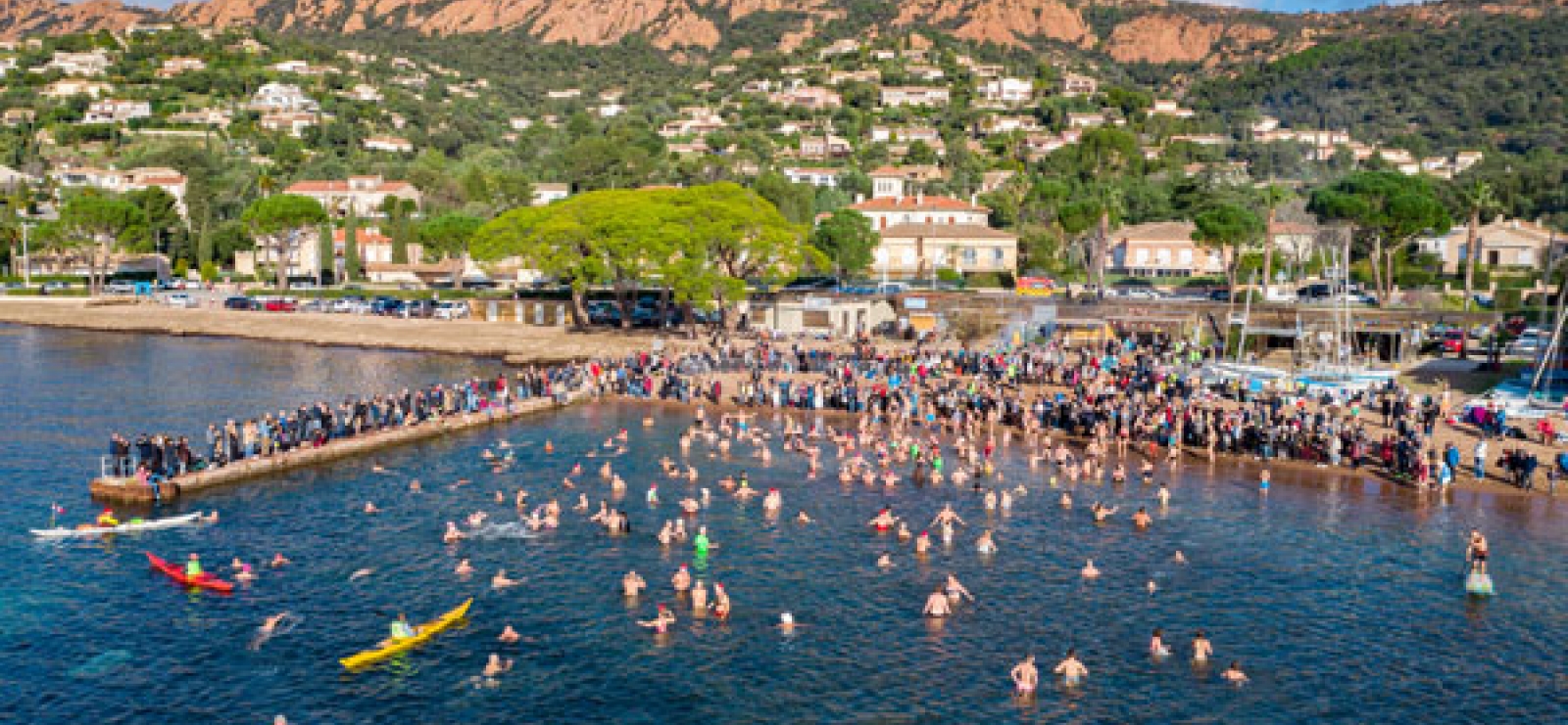 Bain de fin d'année à Agay