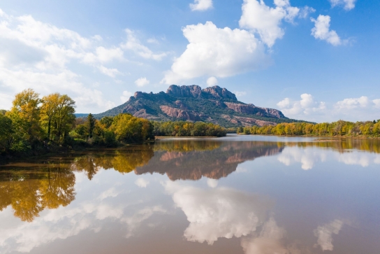 Le rocher du lac et ses légendes_Roquebrune-sur-Argens