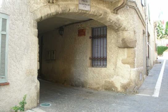 Porte du Bourguet