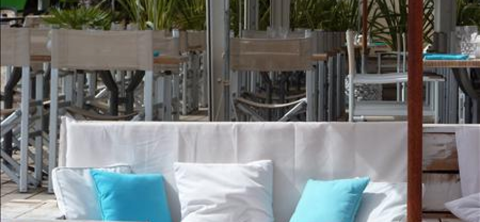 Plage Restaurant - Blanc et Bleu Beach club