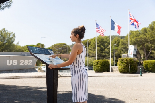 Tour bus le long de la Corniche d'Or Saint-Raphaël