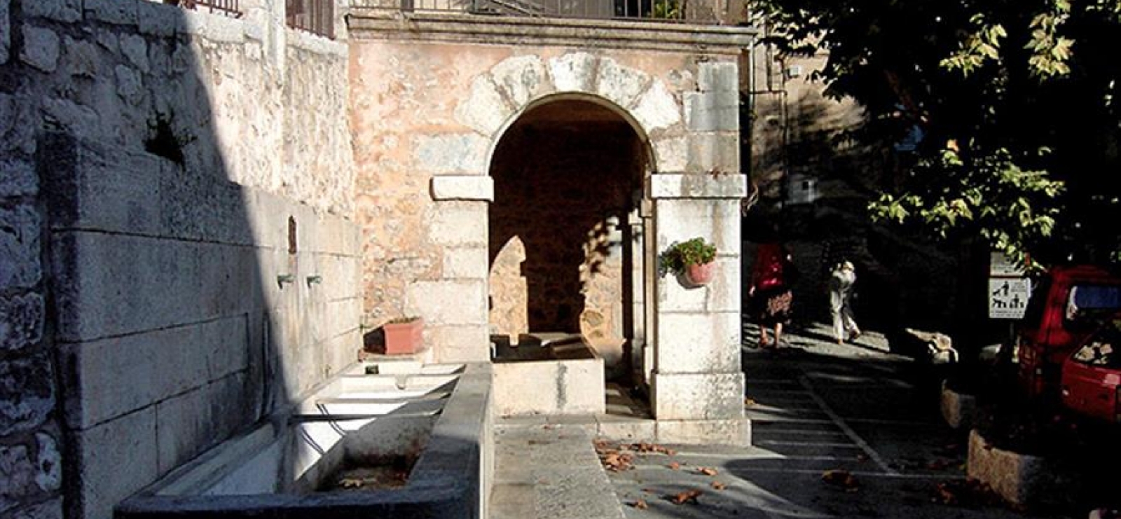 Fontaine - Fayence