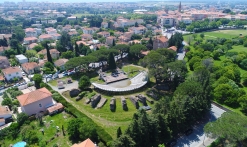 Vue aérienne sur le théâtre romain Fréjus