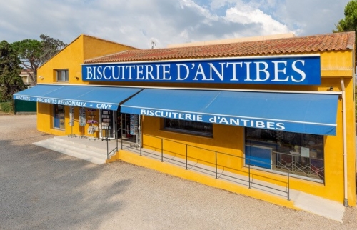 Du palais antibois à Saint-Honorat