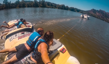 Bouées tractées sur lac