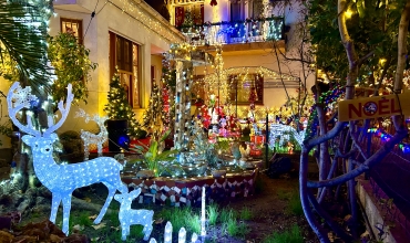 Maison illuminée - Le Refuge de Noël Fréjus