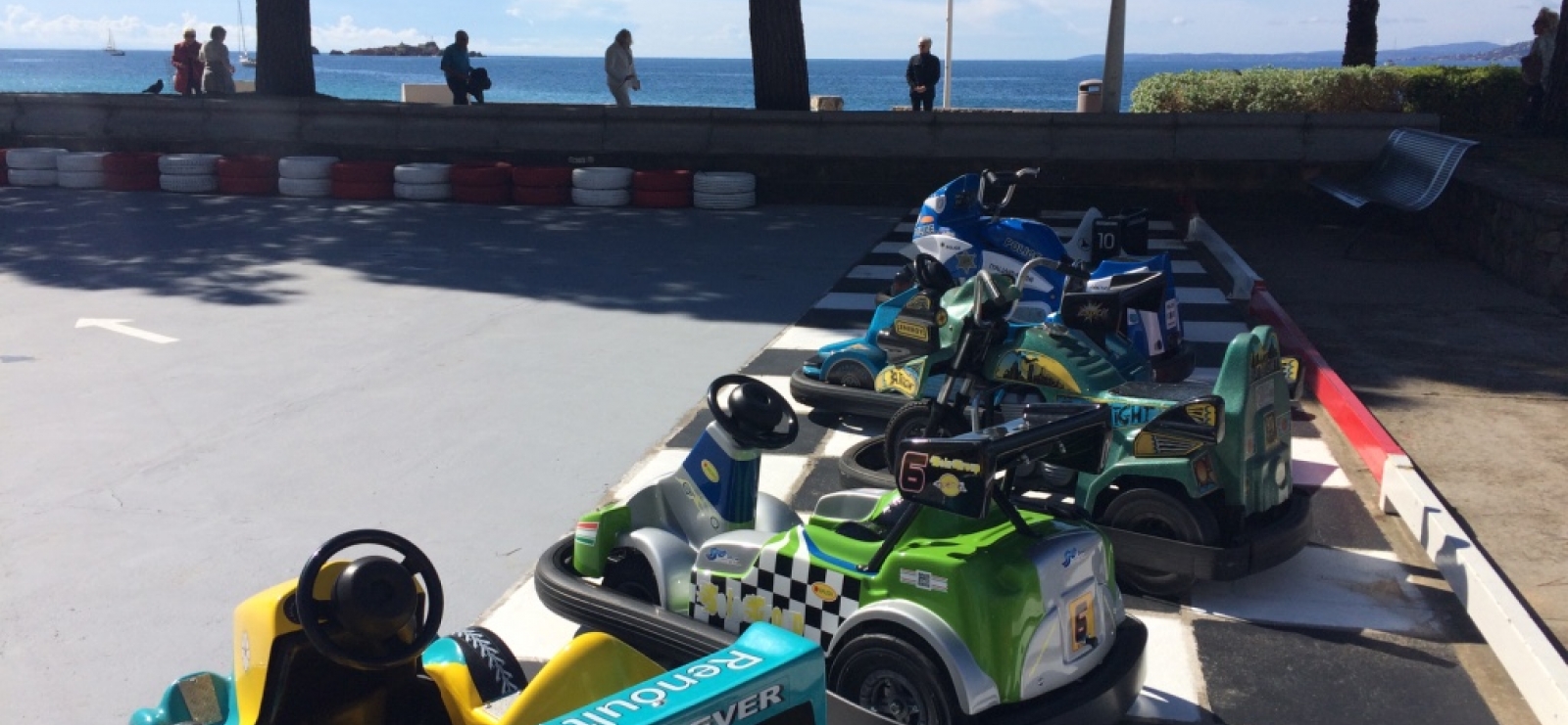 Mini circuit de voitures électriques pour enfants