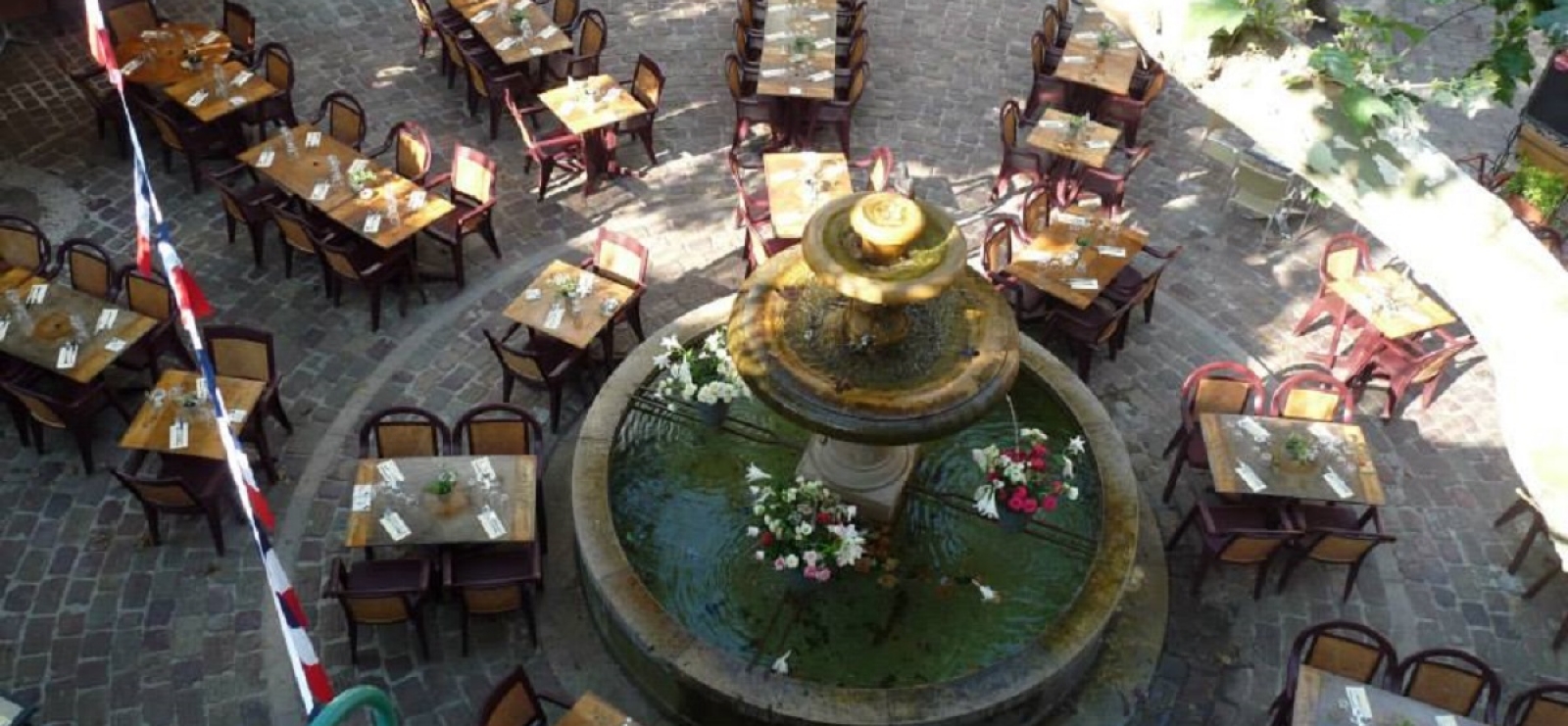 La terrasse place du Thouron