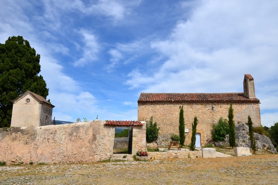 chapelle cimetière et aire