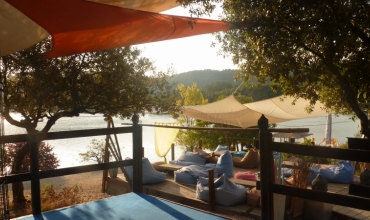 Terrasse avec vue lac de St Cassine