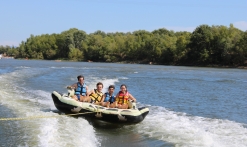 Bouées tractées sur lac