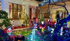 Maison illuminée - Le Refuge de Noël Fréjus